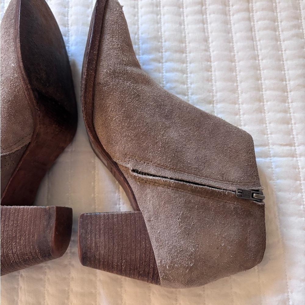 : : MADEWELL Tan Suede Leather Ankle Boots : : - Picture 13 of 15